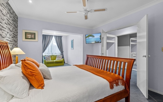 Wine Region Coastal Retreat on The Esplanade – Guest Rooms – Adelaide