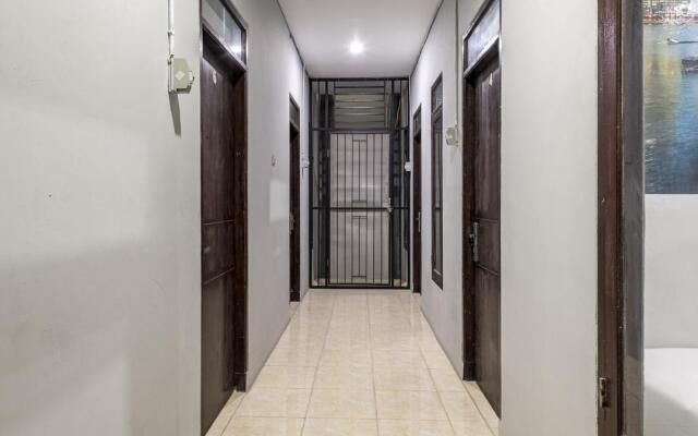 RedDoorz @ Jemursari