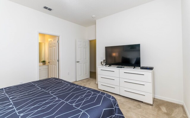 Solterra - 6140 Broad Oak Drive