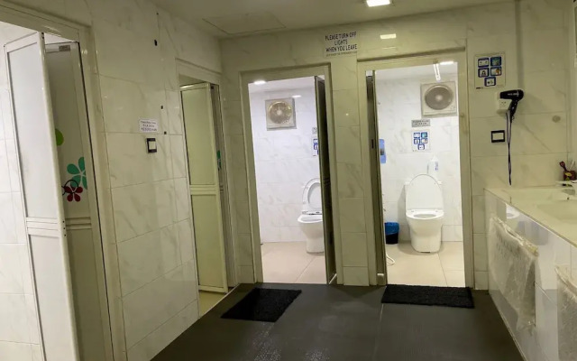 Oyo 91036 J Capsule Hotel Jalan Bukit