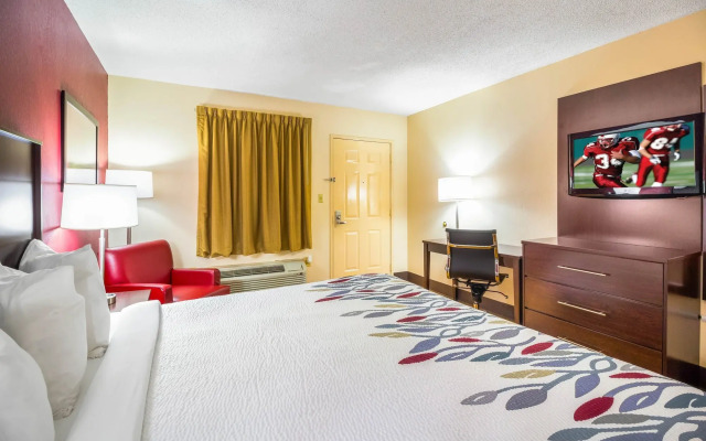 Red Roof Inn Clarksville