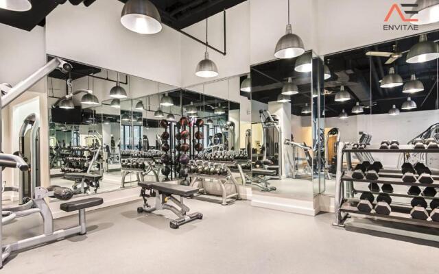 ENVITAE 2BR Vibrant High-Rise Penthouse