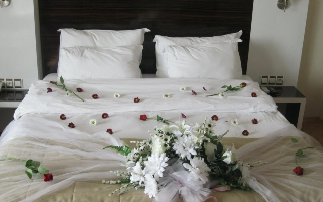 Anya Suit Otel