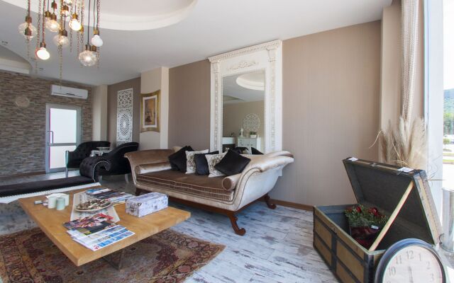 Room Room Boutique Hotel