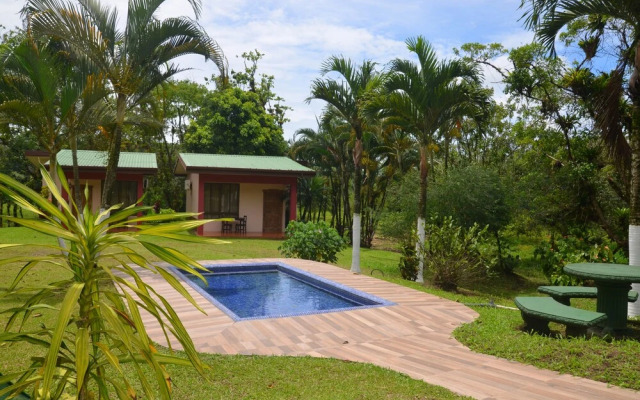 Lumbres del Arenal Cabinas y Villas