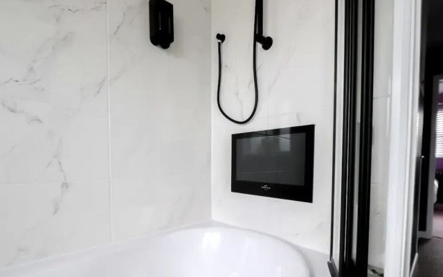 Hughes Contemporary Home in Barnstaple
