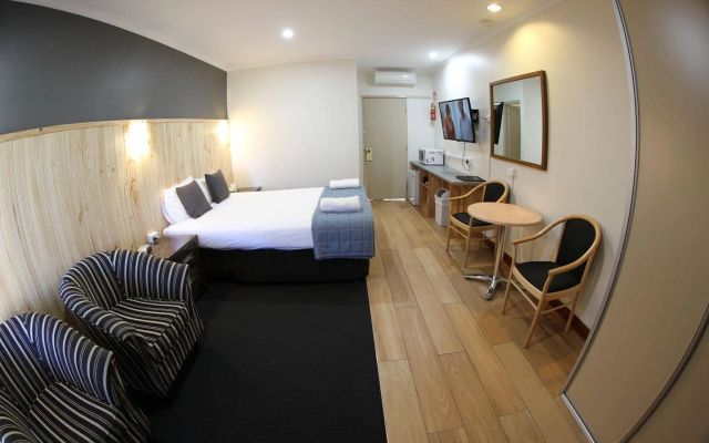 Sleepy Hill Motor Inn