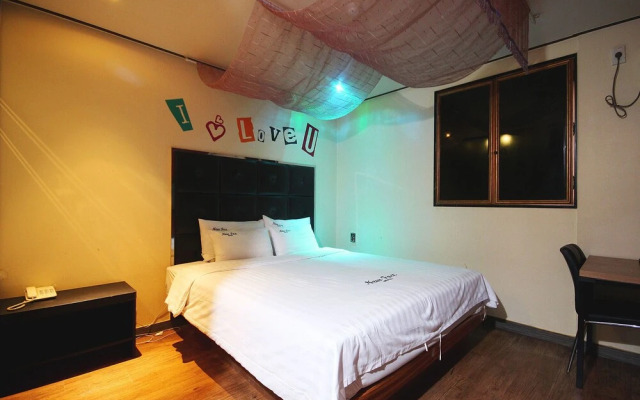 Gunsan Fox Tourist Hotel