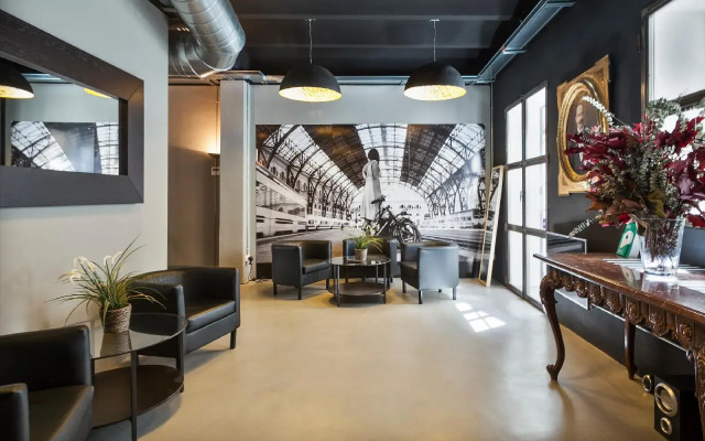 Fira Centric Apartments By Gaiarooms