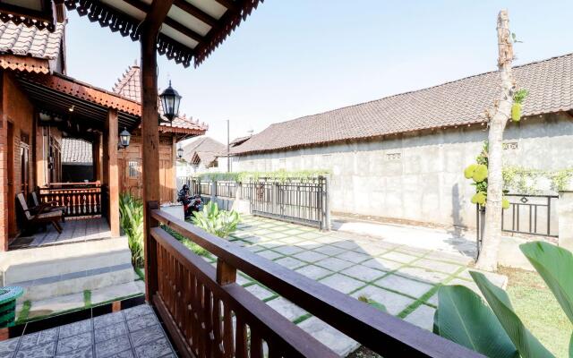Omah Teras Bata Guesthouse