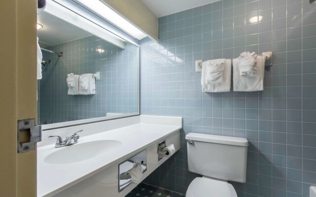 Econo Lodge Inn & Suites Joplin