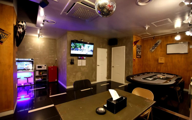 Show Hotel