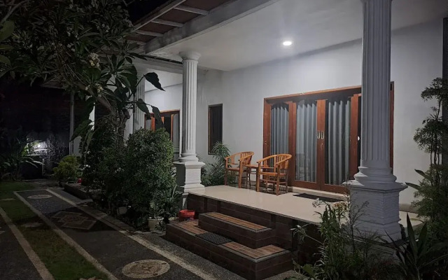 srinadi guest house