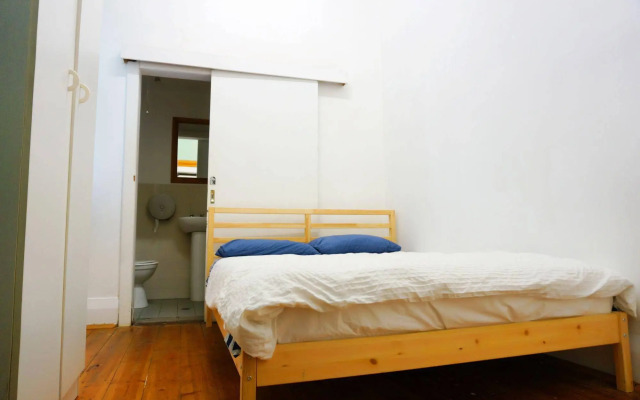 Sundancer Backpackers Resort