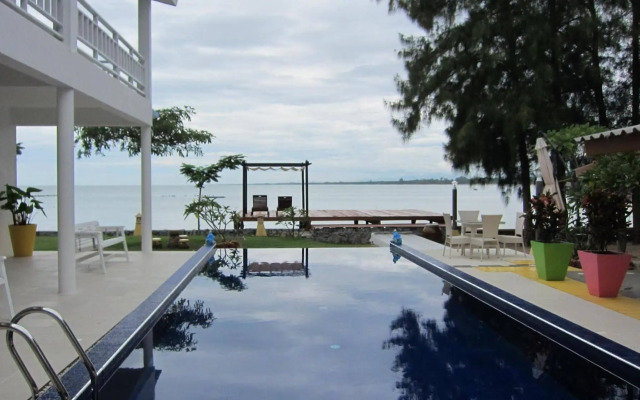 Issara Beach Resort