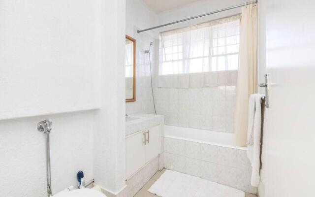 Inn & Out Sandton Park