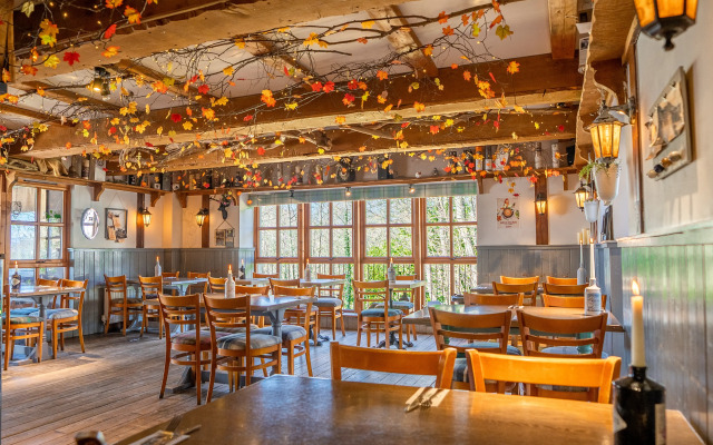 The Oak Tree Inn
