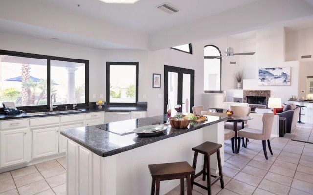 Luxury Mountain Estate-pool-spa-bbq+bar-fire pit