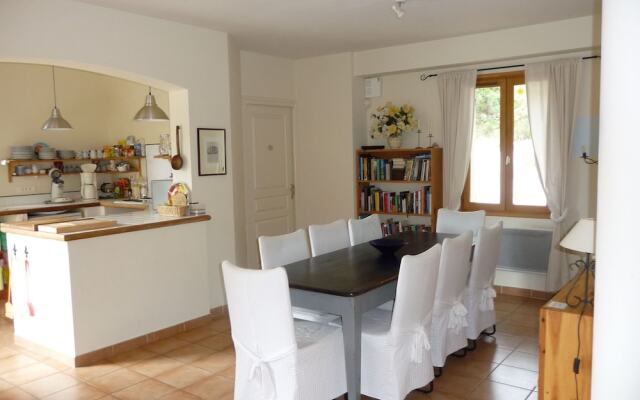 Luxurious Villa with Private Pool at Saignon France