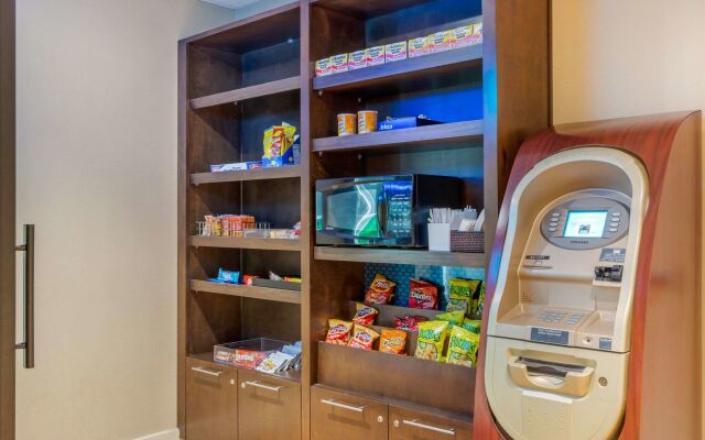 Spark by Hilton Atlanta Airport South College Park