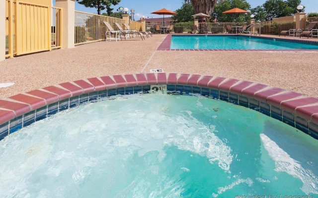 Red Roof Inn Terrell