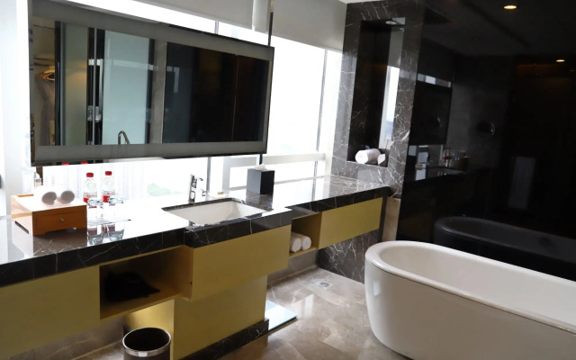 Renaissance Huizhou Hotel