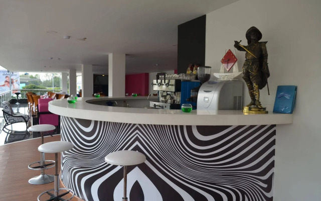 Top Deck Hotel