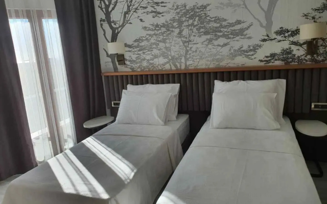 Double Royal Hotel