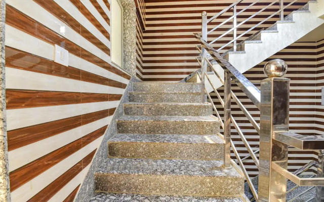 Fabhotel Maa Gayatri Sadan