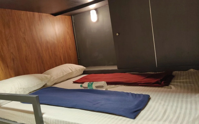 PodStop Delhi - Hostel