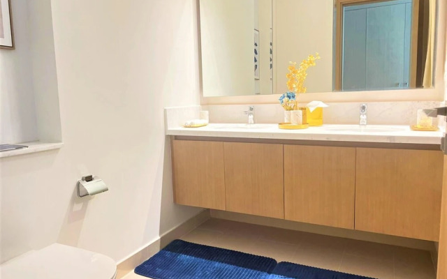 Luxury Dubai Creek Harbour Waterfront Apartment
