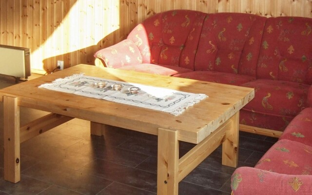 6 Person Holiday Home in Rebbenes