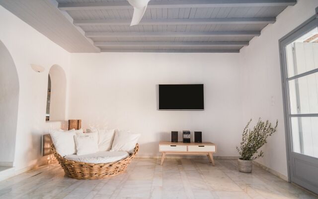 Villa Thea Collection