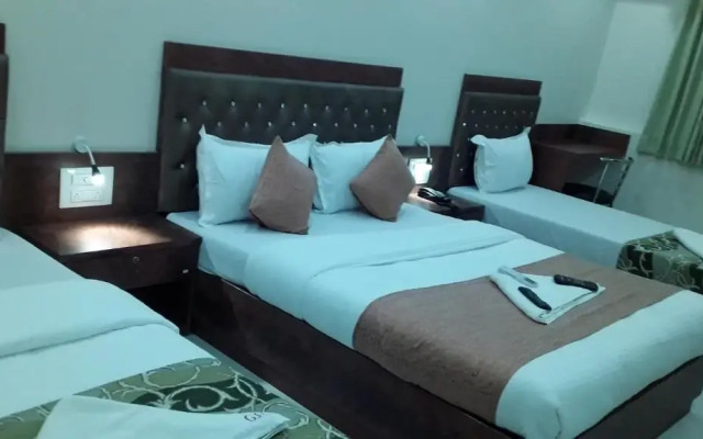 Hotel Golden Hyatt Inn