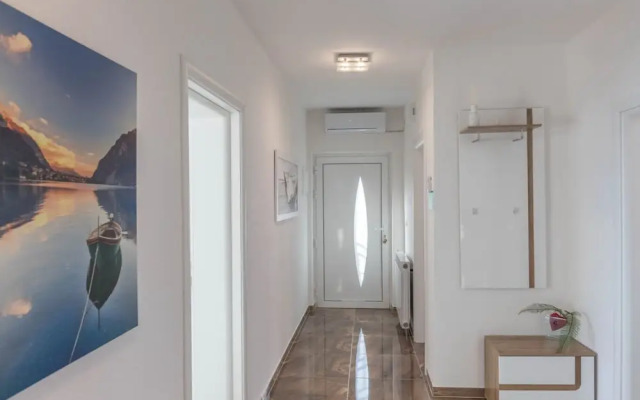 Spacious Novi Vinodolski Apartments With Terrace and Shared Pool