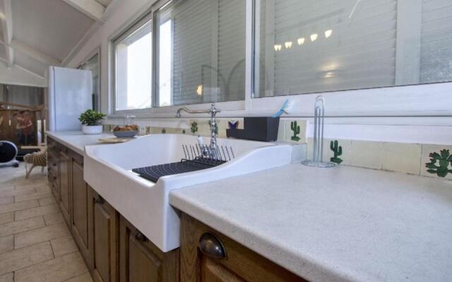 Galant Appartement en bord de mer avec terrasse