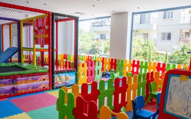Ekor Elegance Hotel