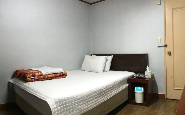 J Motel
