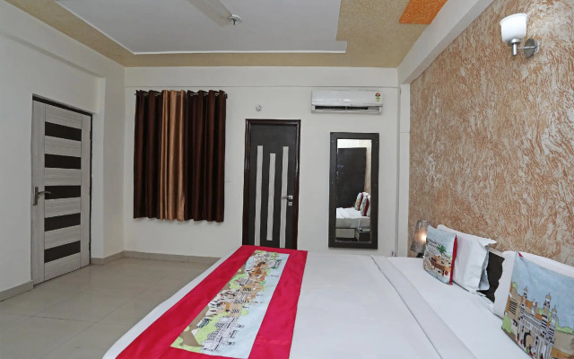 OYO 11005 Hotel Shanti Palace