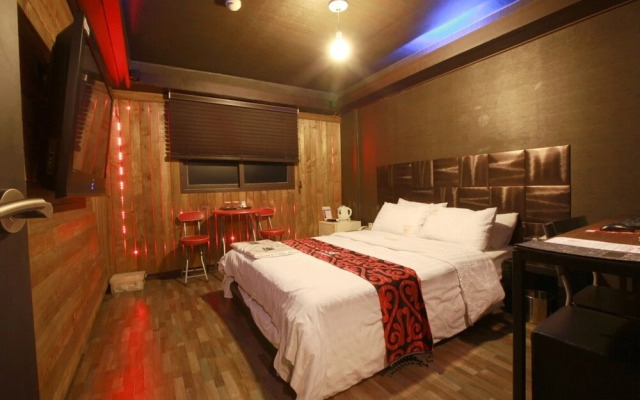 Regency Motel
