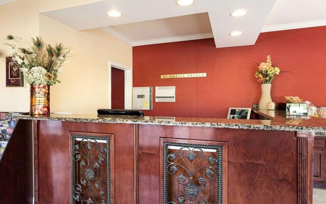 Econo Lodge And Suites