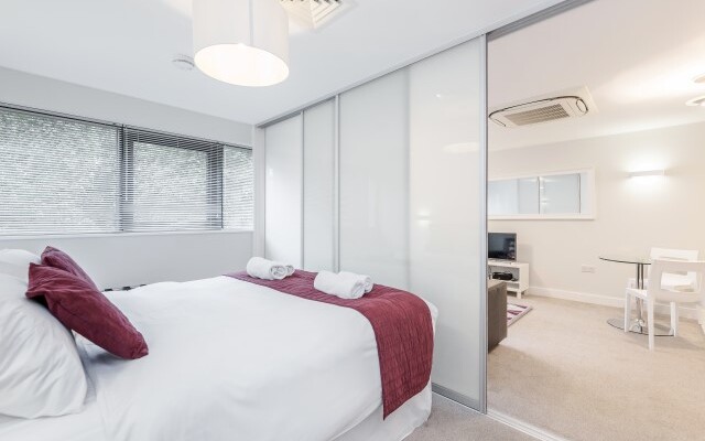 Roomspace - New Manor House