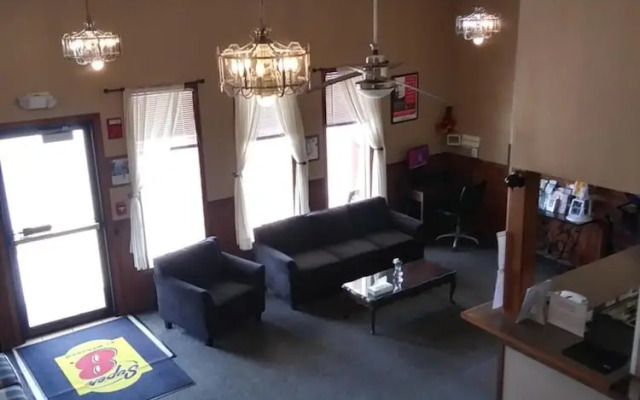 Capital O Amerihost Inn and Suites Kingdom City Hwy 54 MO