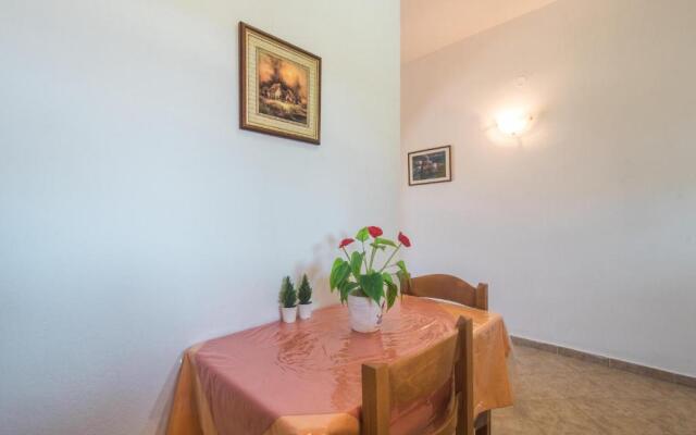 Aleka Apartment 6