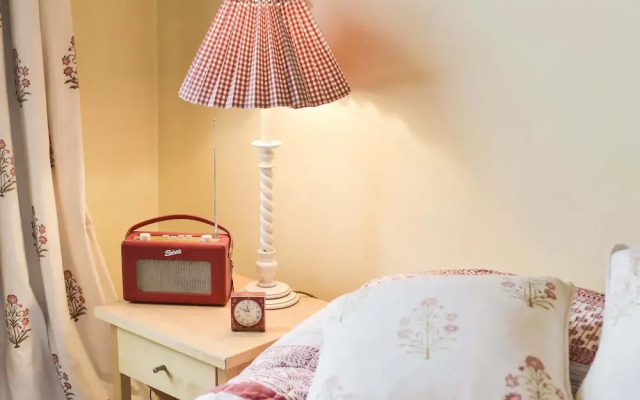 Smart 2 bedroom flat near Pimlico Tube