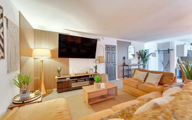 5 Mi to Airport: Bullhead City Villa w/ Mtn Views