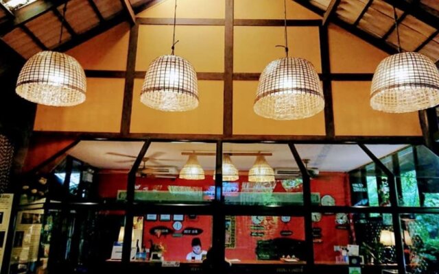 Birds and Bees Resort