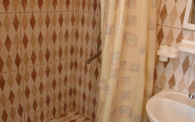 Lelux Hotel