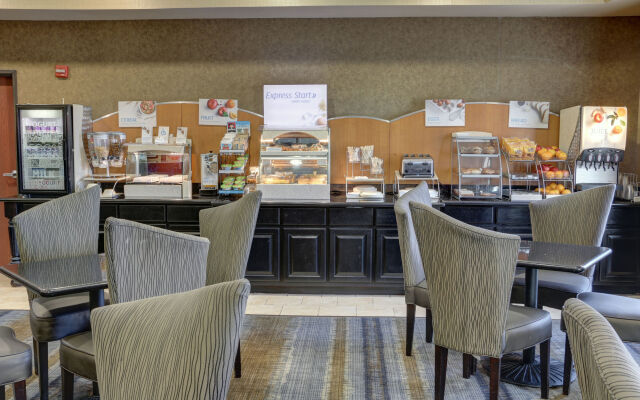 Holiday Inn Express Hotel & Suites Texarkana East by IHG