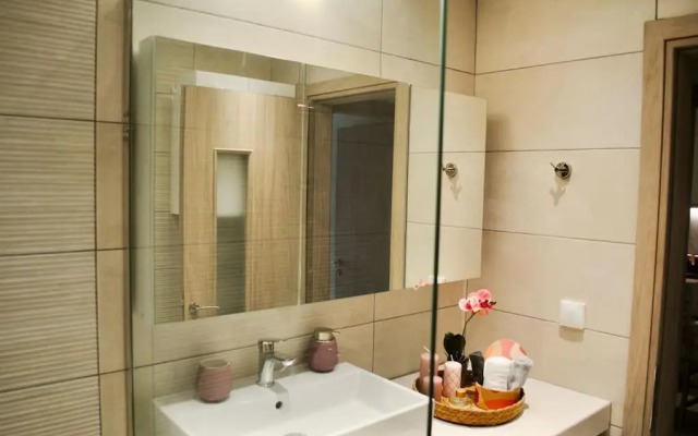 GPK Lux 2BR - 7 min walking to Acropolis